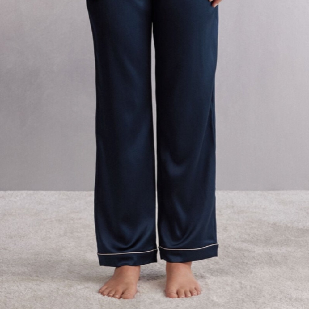 NWT - Abercrombie & Fitch Navy Satin Sleepwear Pajama Bottoms (Small)